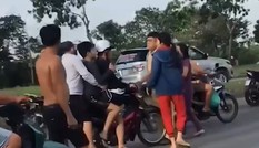 Bắt khẩn cấp hai đối tượng đánh CSGT khi bị dừng xe