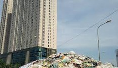 Tòa nhà trở thành bãi rác ở nơi giá đất lên tới nửa tỷ đồng/m²