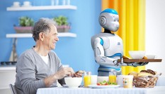 An hưởng tuổi già nhờ robot giải quyết nỗi cô đơn