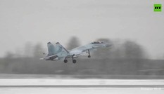 Cận cảnh tiêm kích Su-35 thế hệ mới nhất của Nga lần đầu ‘tung cánh’