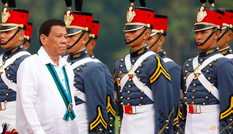 Đội cận vệ của Tổng thống Philippines Duterte tiêm vắc-xin COVID-19 lậu