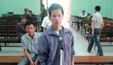 Một người Trung Quốc đưa gần 1,5 tấn pháo qua biên giới
