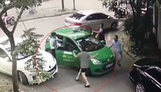 Lái xe taxi bị đánh vẫn đang điều trị tại bệnh viện