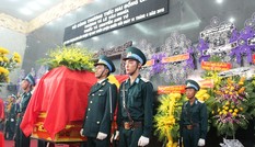 Lễ truy điệu hai phi công Su - 22 hi sinh trên biển