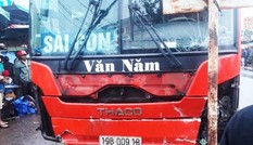 Hình ảnh rùng mình xe khách tông chết 4 người ở khu chợ nghèo
