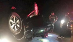 Đối tượng đâm xe vào vách núi, đổ nửa tạ ma túy đá xuống đường