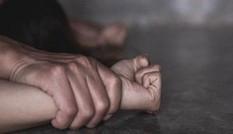 Bé gái đi đám cưới bị cưỡng hiếp trong đêm