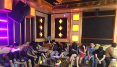 Bắt 13 đối tượng nam nữ sử dụng ma túy trong quán karaoke