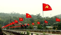 Đỏ thắm Quốc kỳ nơi miền rẻo cao xứ Nghệ