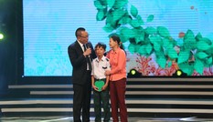 Cậu bé mồ côi khiến nhà báo Lại Văn Sâm rơi nước mắt