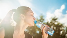 10 lợi ích sức khỏe tuyệt vời của nước khoáng