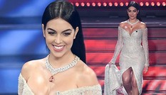 Bạn gái Ronaldo táo bạo khoe ngực đầy, hôn bạn trai ngọt ngào