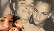 Hot boy 17 tuổi nhà Beckham yêu say đắm bạn gái tuổi trăng rằm