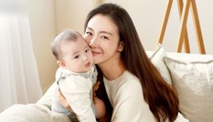 Người đẹp 'Bản tình ca mùa đông' Choi Ji Woo quá đẹp sau 5 tháng sinh con