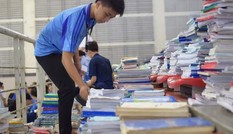 Ngày hội tặng sách và giáo trình cho tân sinh viên