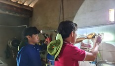 Xắn tay giúp bà con vùng lũ ổn định cuộc sống