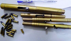 Dùng súng bút bắn thủng bụng bạn nhậu