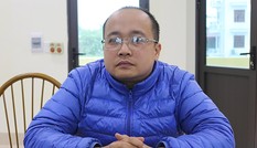 Phụ huynh đánh bạn học của con ngay trong lớp bị khởi tố