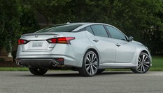 Nissan và Infiniti triệu hồi hơn 1,2 triệu xe vì lỗi camera lùi