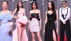Phạm Thừa Thừa đỏ mặt khi nhắc đến Nghê Ni; dàn sao đẹp “choáng ngợp” Tencent Video Award