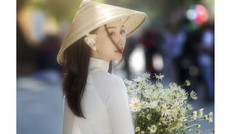 Diện áo dài trắng tinh khôi, Á khôi Phan Thanh Thảo hút hồn mọi ánh nhìn ngày kỷ yếu