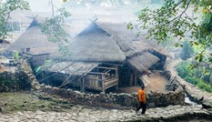 Làng du lịch nổi tiếng với nhà rơm- “bộ lạc nguyên thủy” cuối cùng bị lửa biến thành tro