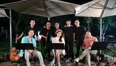 Hòa Minzy rủ hội “sao” Việt cùng... hát rong?