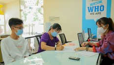 Hàng chục nghìn sinh viên đi học trở lại, chuyên gia cảnh báo gì?