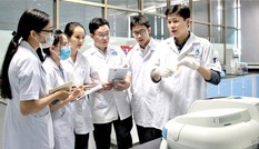 Có nên thưởng tiền cho giảng viên nghiên cứu khoa học?