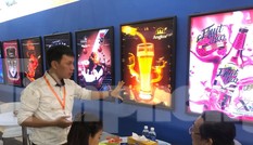 Sau 'ngủ đông' do COVID-19, doanh nghiệp ngành quảng cáo chạy đua tìm khách hàng