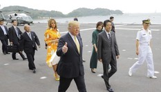 Ông Trump thăm chiến hạm lớn nhất của Nhật, người Trung Quốc 'sốt vó'