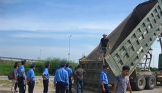 Truy bắt 5 xe tải vi phạm, cắt thùng tự cơi nới