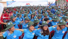 2.000 sinh viên tái hiện 5 cánh quân giải phóng Sài Gòn