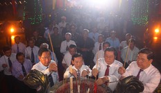Thắp nến tri ân các anh hùng liệt sĩ tại Cần Thơ