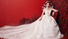 Á hậu Tú Anh lộng lẫy trong bộ váy cưới xa hoa 3 tỷ đồng