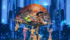 Choáng ngợp với loạt trang phục dân tộc công phu, độc lạ của thí sinh Miss Grand Thái Lan