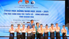Trao 220 suất học bổng Vừ A Dính cho học sinh tỉnh Khánh Hoà