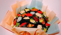 Thị trường ngày 18/11: Sốt hoa sushi lạ mắt hơn 1 triệu đồng dịp 20/11
