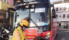 Xe khách biển số nước ngoài hoạt động 'chui'