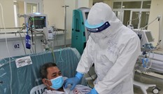 Đi vào tâm đại dịch thế kỷ: Xa để gần