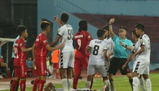 Cận cảnh màn ‘đấu võ’ giữa cầu thủ Hải Phòng và Đà Nẵng