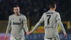 Juventus muốn tống khứ đối tác của Ronaldo