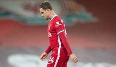 Liverpool nhận thông tin sốc về đội trưởng Jordan Henderson