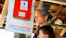 Thăm lại làng 'bệnh lạ'