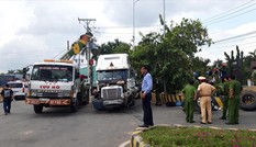 Yêu cầu điều tra vụ xe container nổ lốp đâm xe con