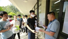 Gần 89.000 học sinh Hà Nội thi vào lớp 10: Nhiều phụ huynh lo đến mất ngủ