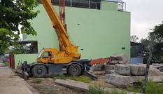 Đứt giàn giáo lúc thi công nhà, một người bị bê tông đè tử vong