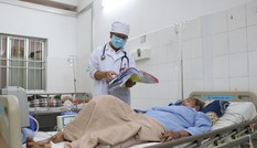 Phẫu thuật cho cụ bà U100 mắc 'bá bệnh' còn gãy biến dạng xương đùi