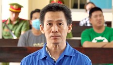 Chiếm đoạt tiền tỉ của cửa hàng xăng dầu sang Campuchia đánh bạc