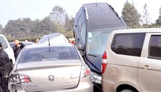 Tai nạn liên hoàn, 137 ô tô bẹp nát